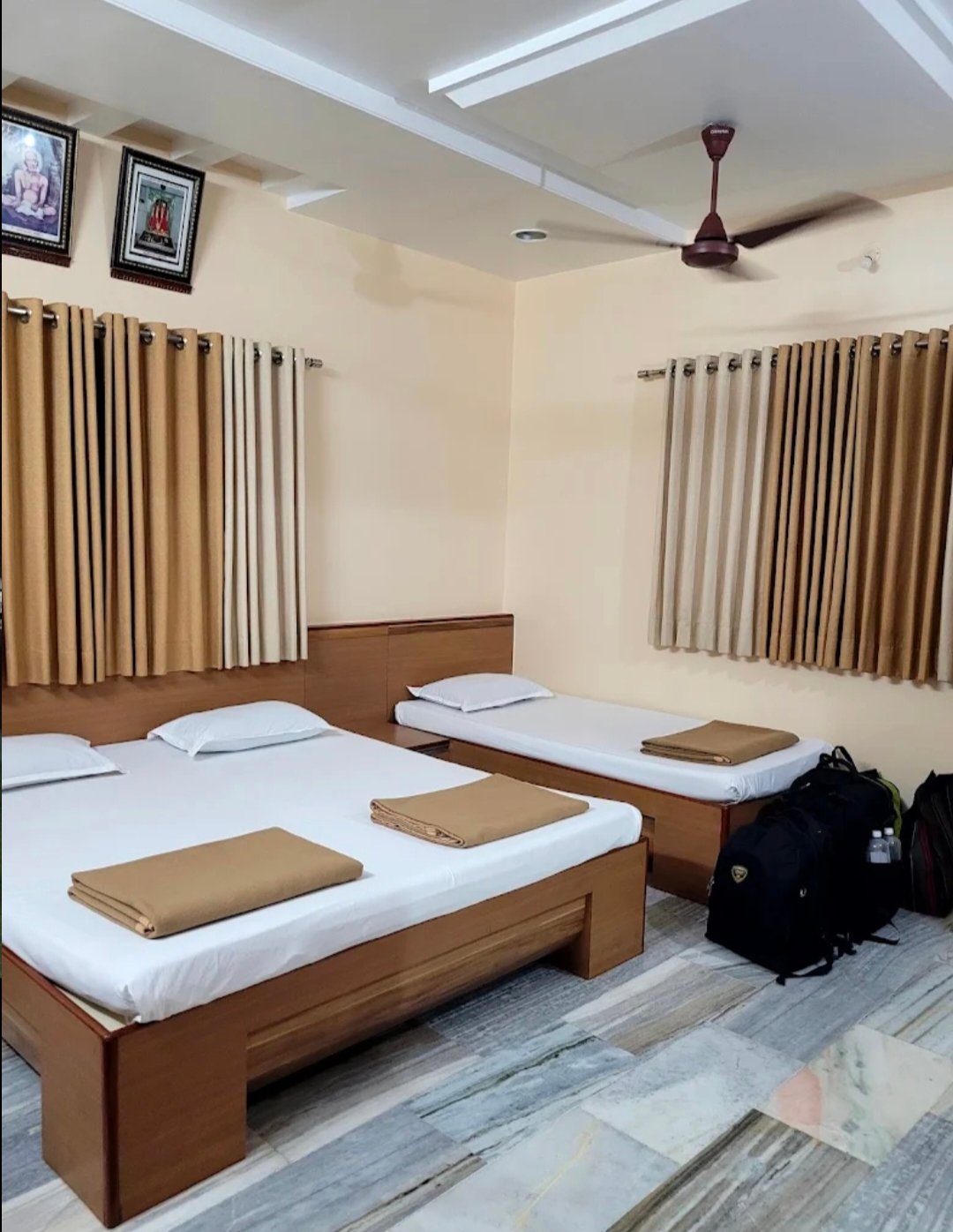 2 Bed AC room in Shree Gajanan Maharaj Sansthan Omkareshwar